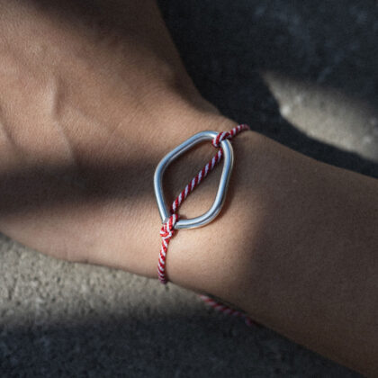 MARTIS | SINGLE | 3mm | Scratches and makes us burn even the wooden fences